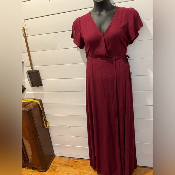 ❤️ LULUS Robe longue bourgogne – Taille S – NWT - Picture 2 of 11
